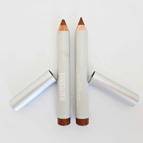 *Beautycounter* Lined & Primed Defining Lip Pencil in "Rich Mocha" - NEW! - Picture 3 of 8